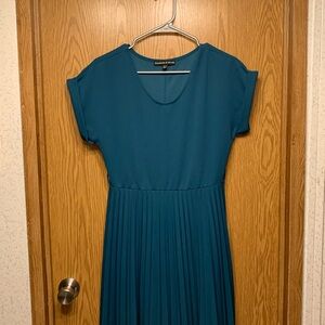Women’s short sleeve dress